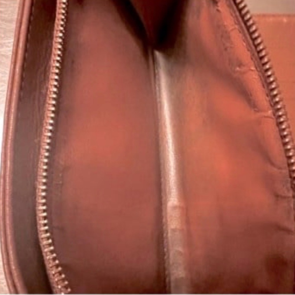 Louis Vuitton Amelia Mahina Wallet - Picture 6 of 9